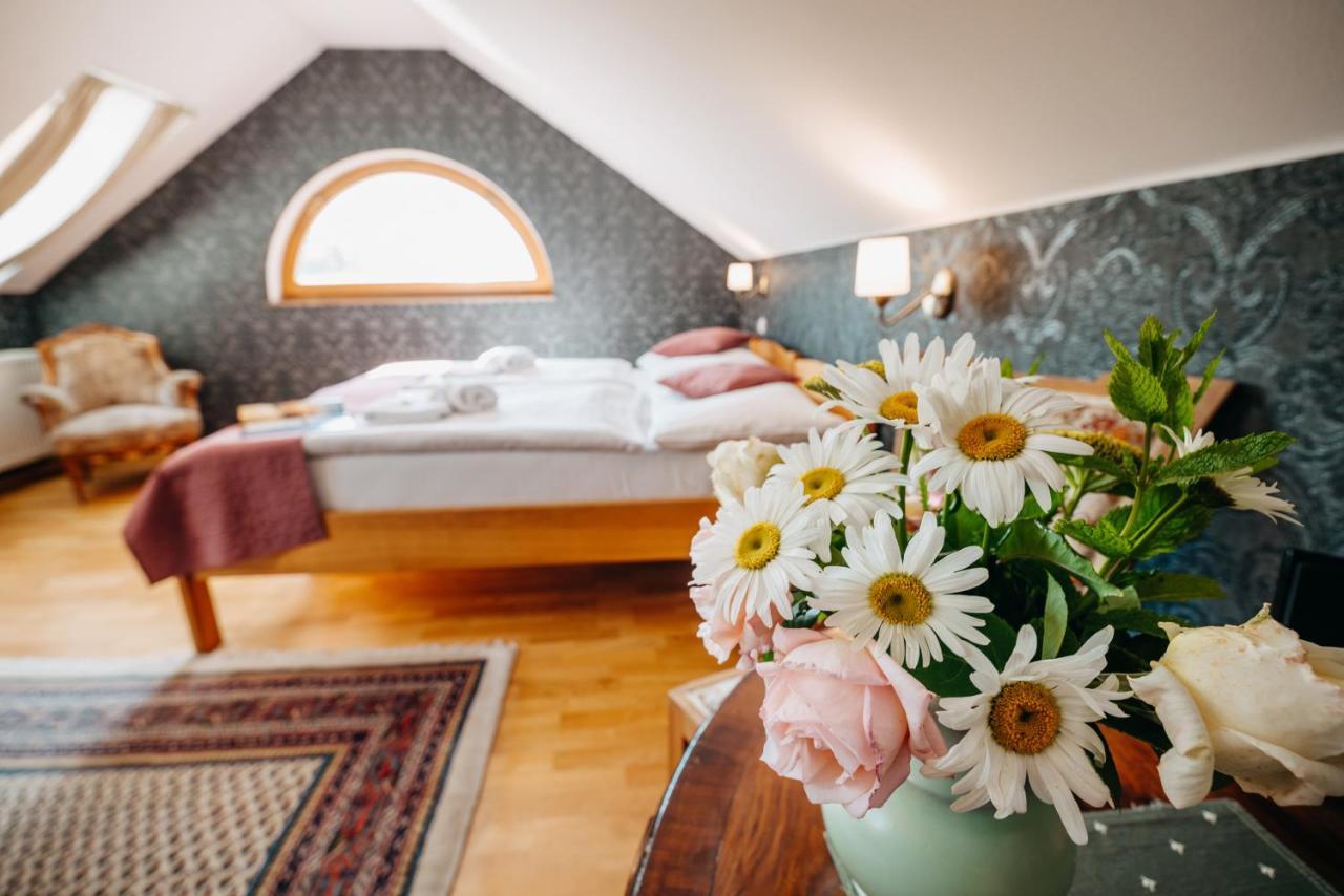 Hotel Klika Ceske Budejovice Dış mekan fotoğraf