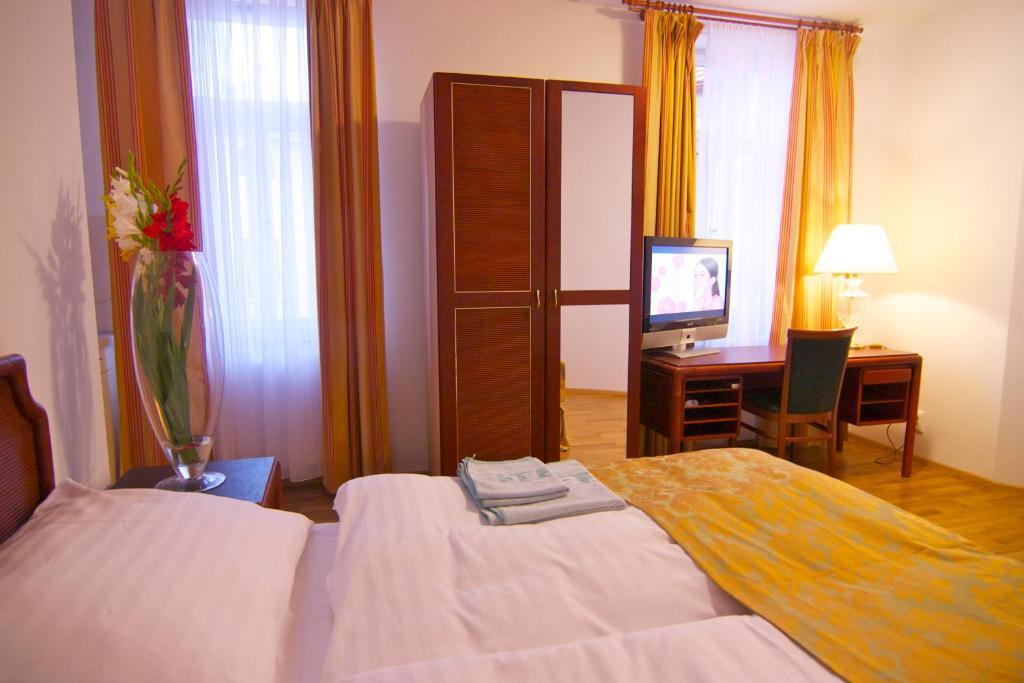 Hotel Klika Ceske Budejovice Dış mekan fotoğraf